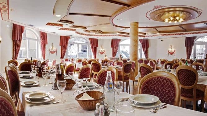 Hotel Canada - photo 4