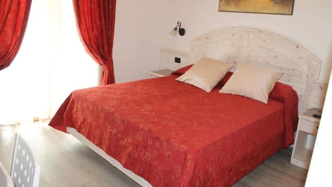 Hotel Canada - photo 8