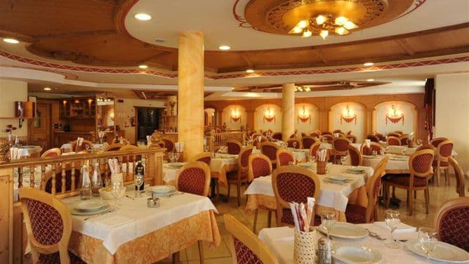 Hotel Canada - photo 10